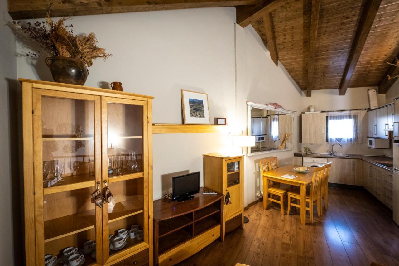 Apartamentos Turisticos Batlle Laspaúles Eksteriør billede
